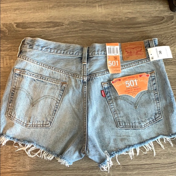 Levi Strauss 501 Jean shorts size 30. Paid $59.50 - Picture 1 of 3
